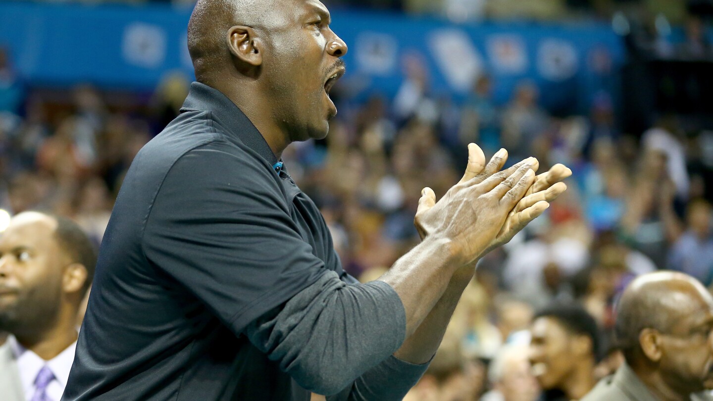 Michael jordan kemba walker sales